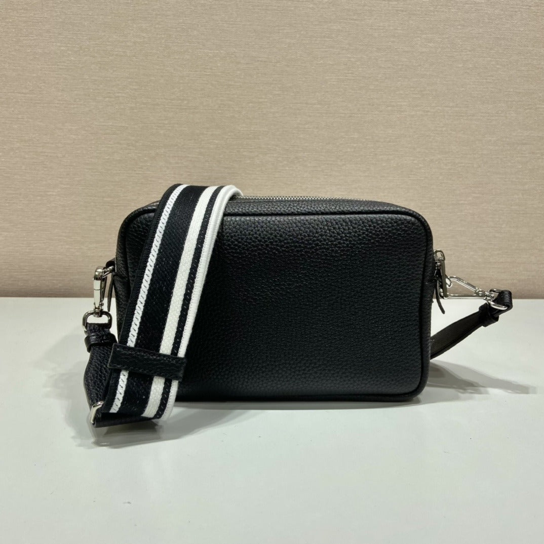 Pronta Entrega – Bolsa Modelo Prada em Couro com Alça de Ombro