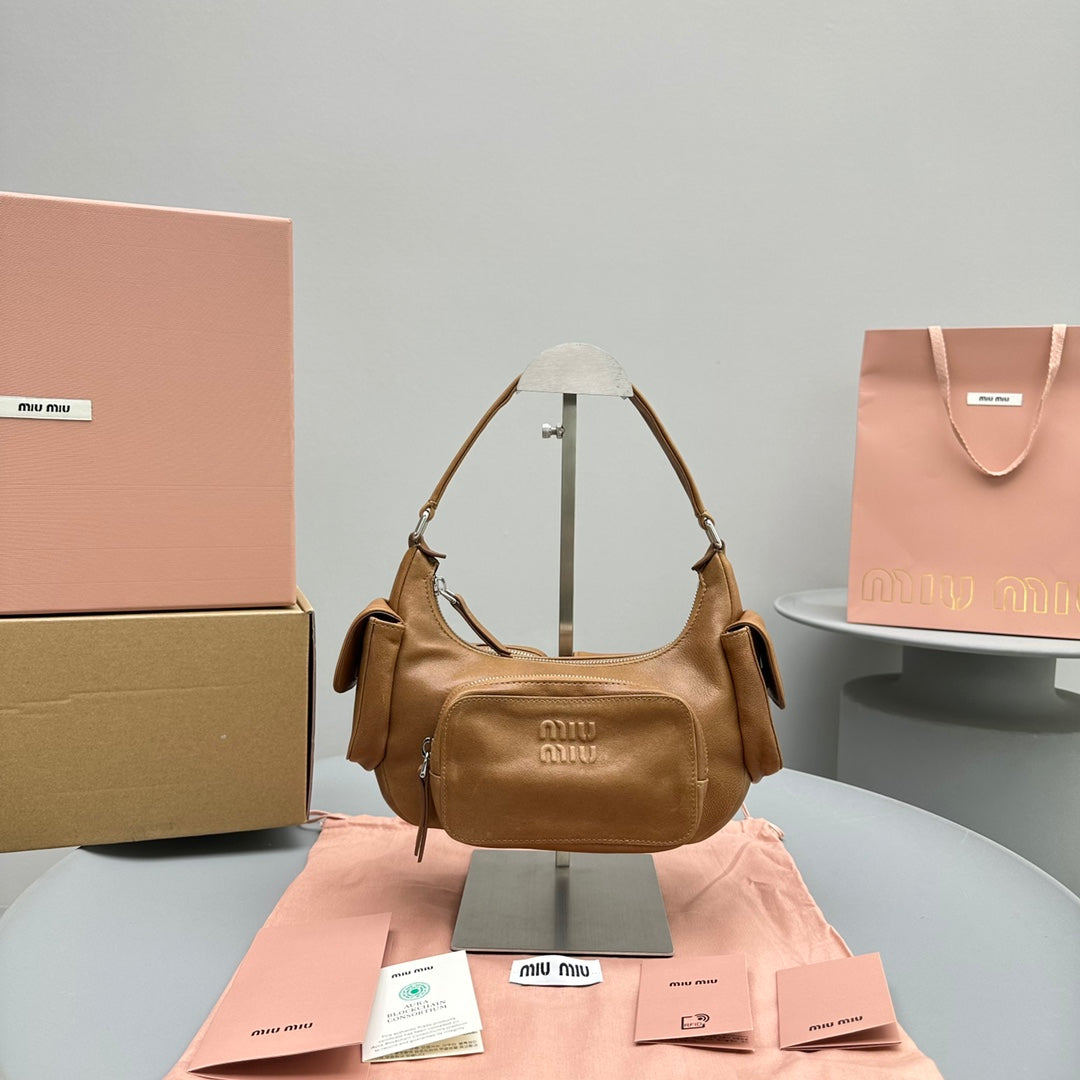 Pronta Entrega – Bolsa Miu Miu Pocket em Couro Napa