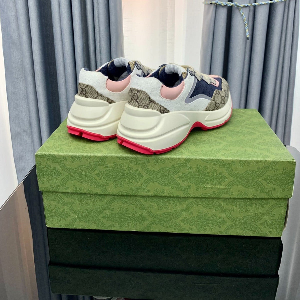 Pronta Entrega – Tênis Modelo Gucci