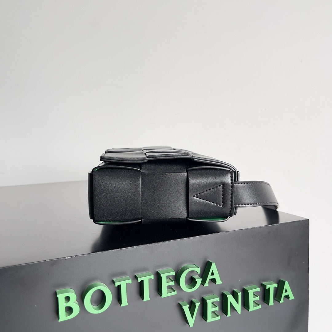Pronta Entrega – Bolsa Modelo Bottega Cassete Transversal