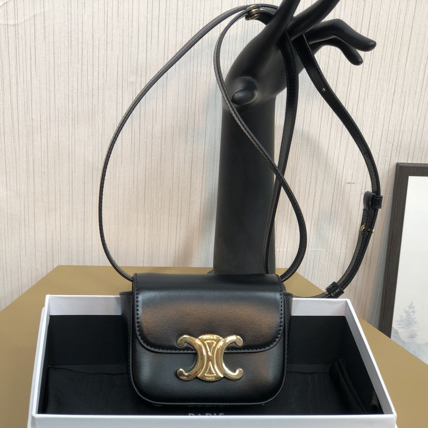 Pronta Entrega – PRONTA-ENTREGA – Bolsa Modelo Celine Mini Triomphe