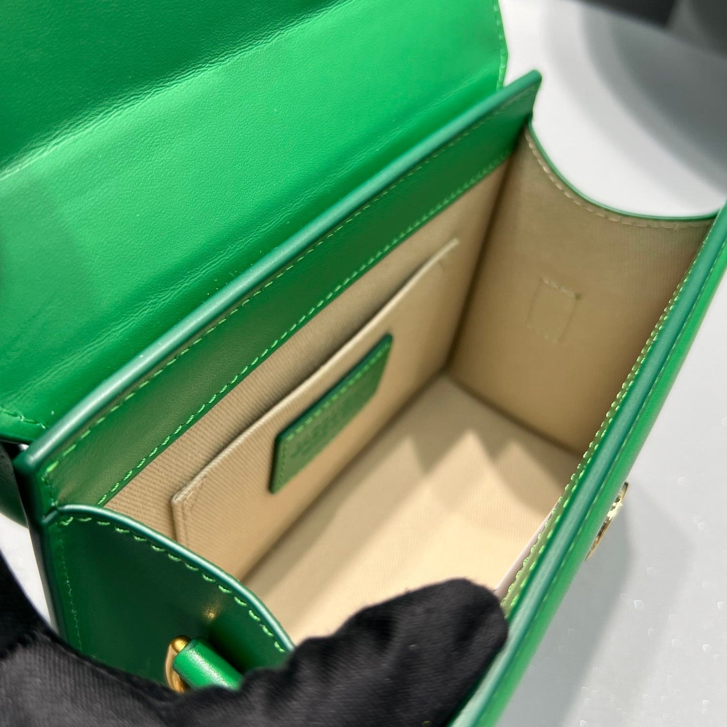 Pronta Entrega – Bolsa Modelo Jacquemus Le Chiquito Moyen