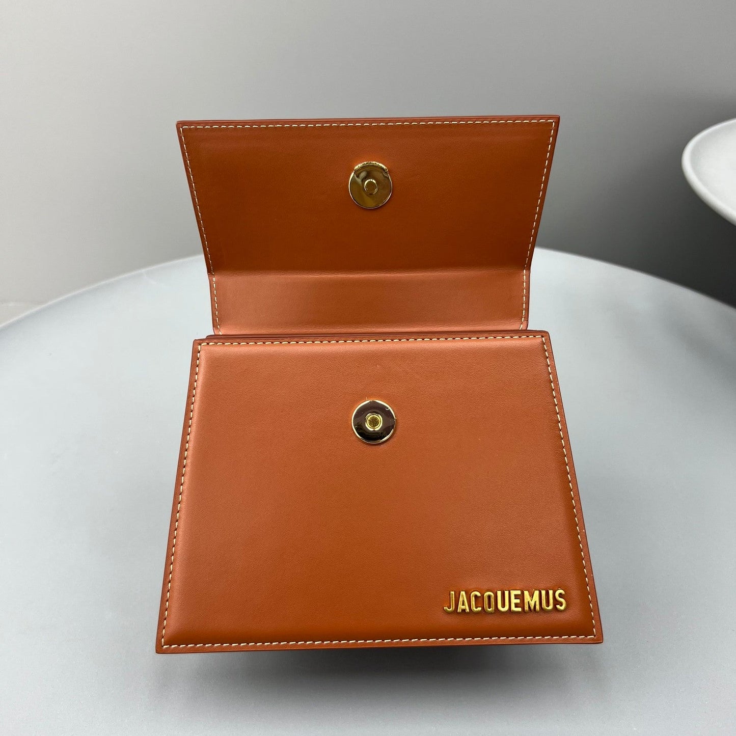 Pronta Entrega – Bolsa Modelo Jacquemus Le Chiquito Moyen