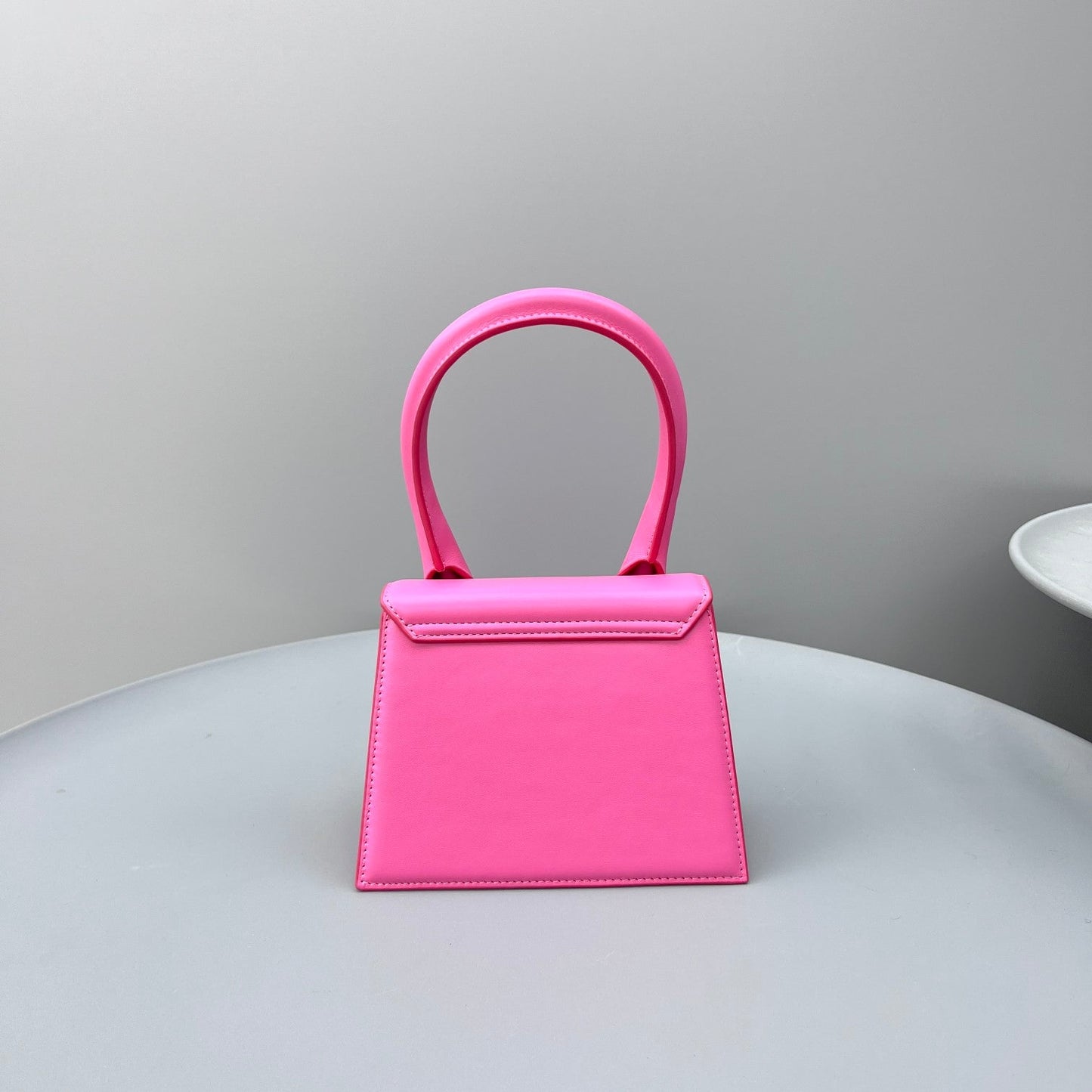 Pronta Entrega – Bolsa Modelo Jacquemus Le Chiquito Moyen
