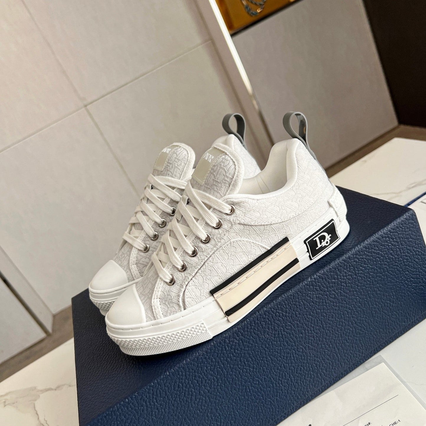 Pronta Entrega – Tênis Modelo Dior