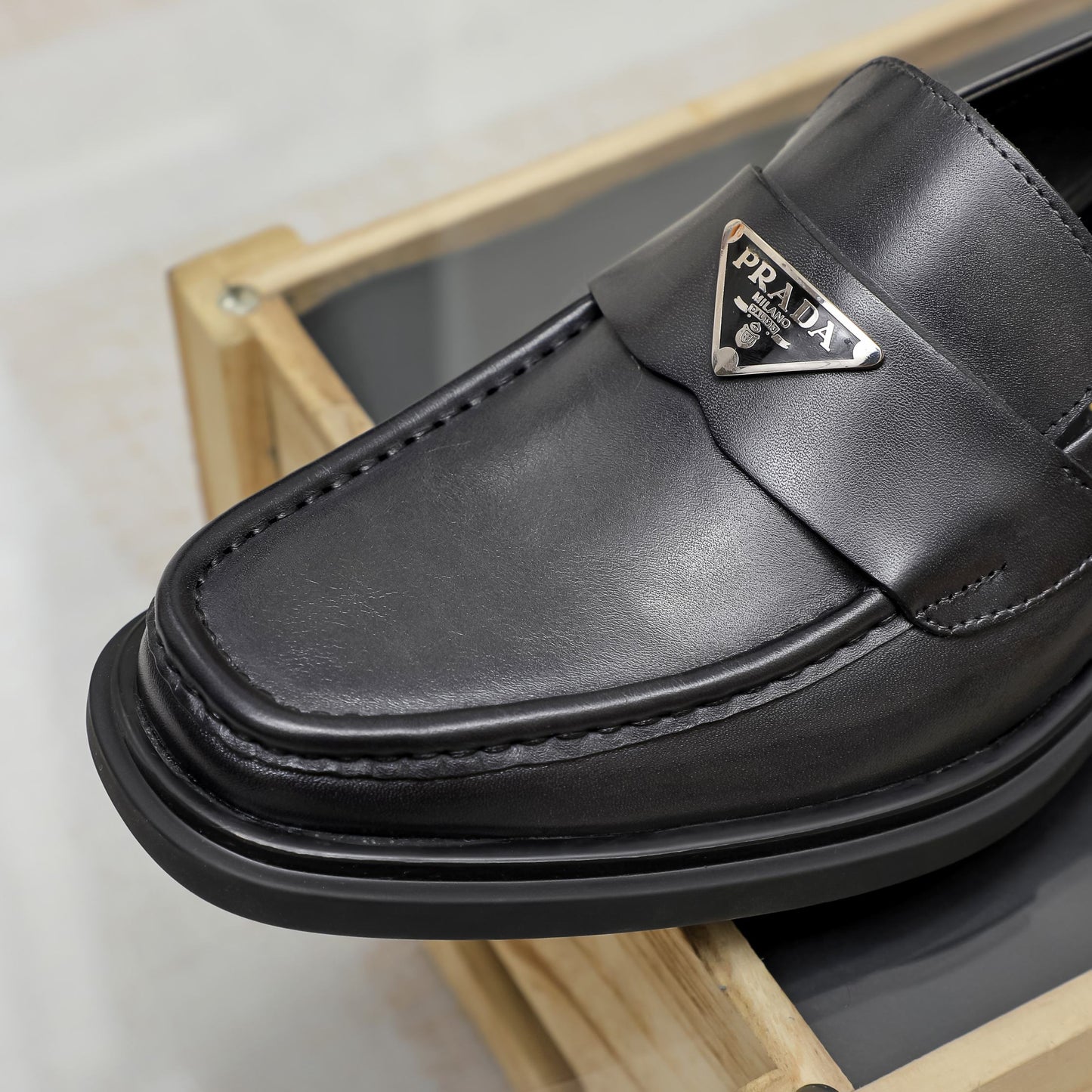 Pronta Entrega – Sapato Modelo Mocassim Prada