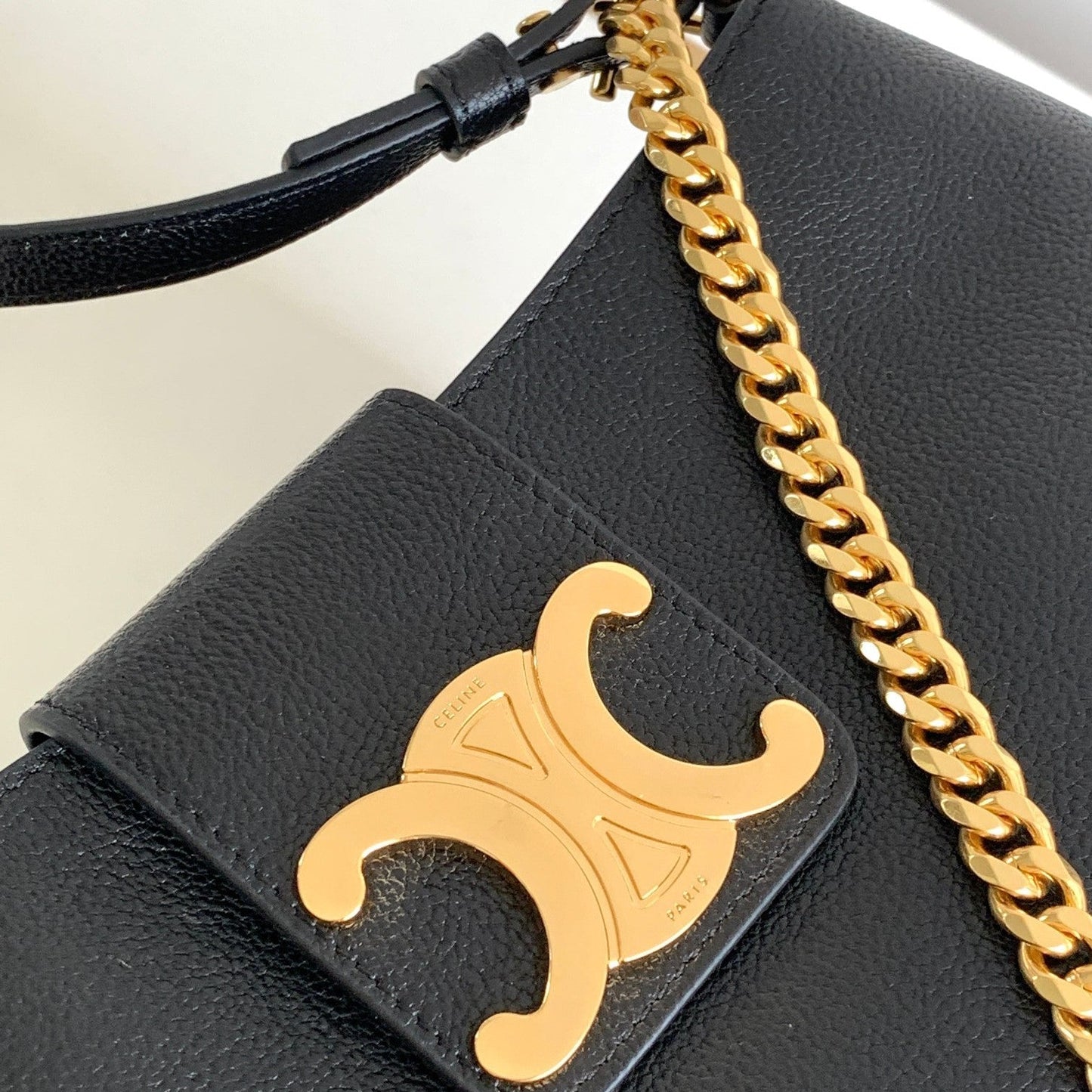 Pronta Entrega – PRONTA-ENTREGA – Bolsa Modelo Celine Clutch Triomphe Soft