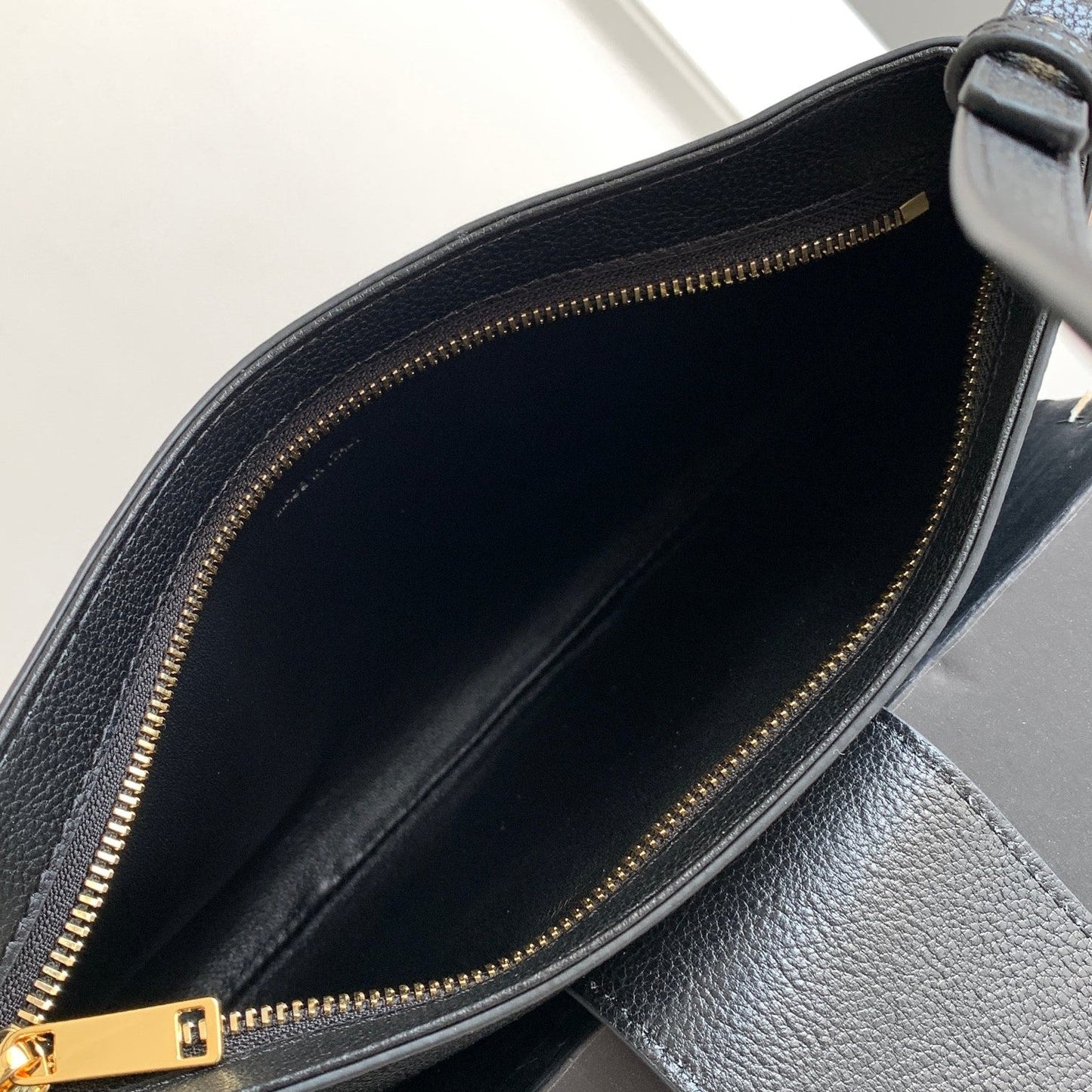Pronta Entrega – PRONTA-ENTREGA – Bolsa Modelo Celine Clutch Triomphe Soft
