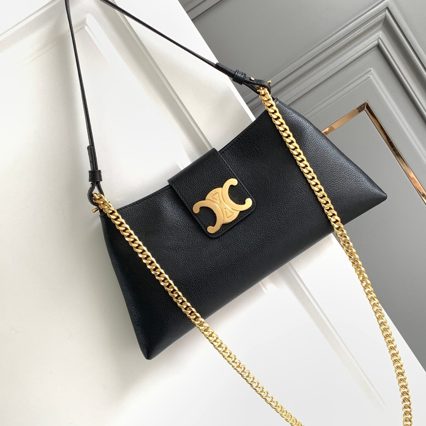 Pronta Entrega – PRONTA-ENTREGA – Bolsa Modelo Celine Clutch Triomphe Soft