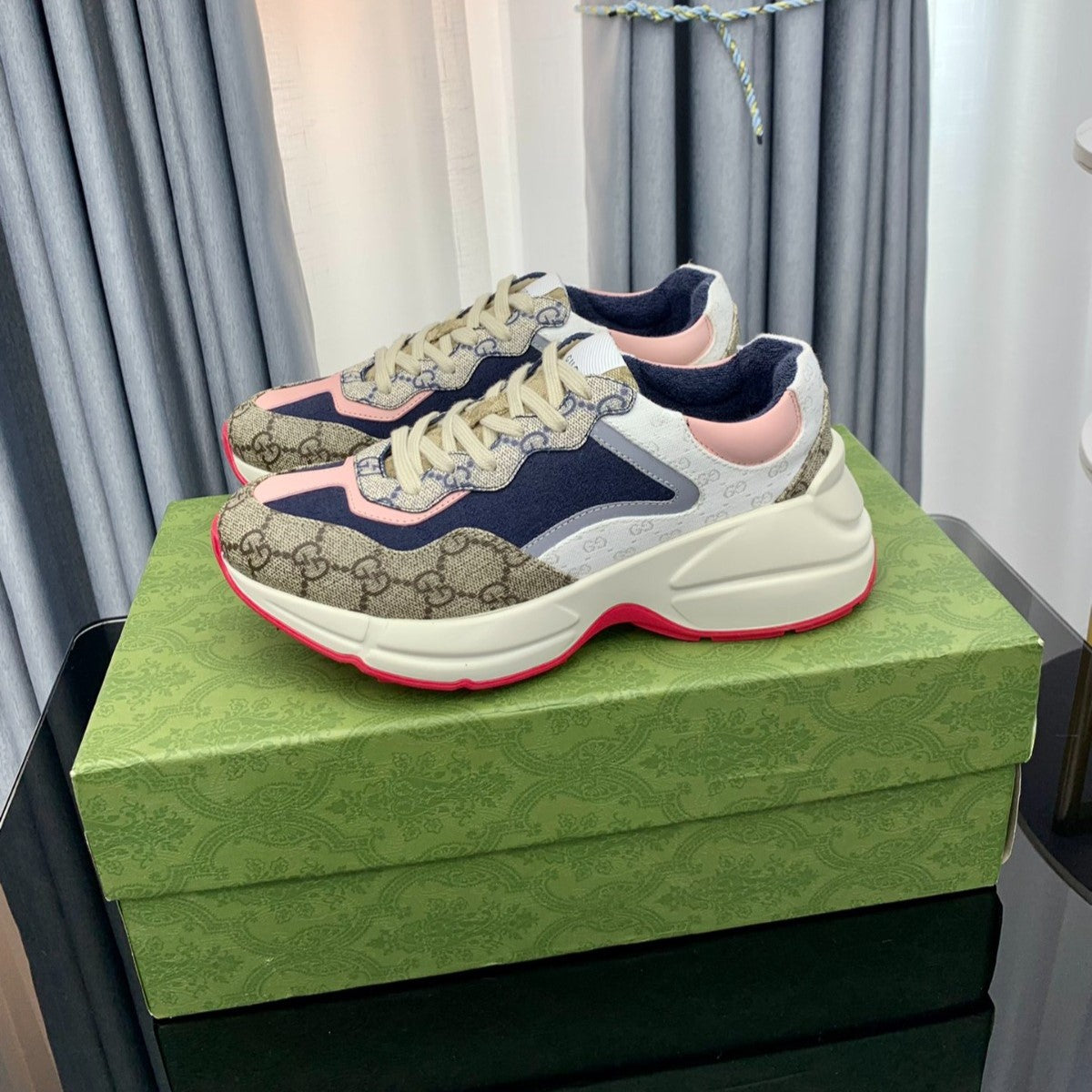 Pronta Entrega – Tênis Modelo Gucci