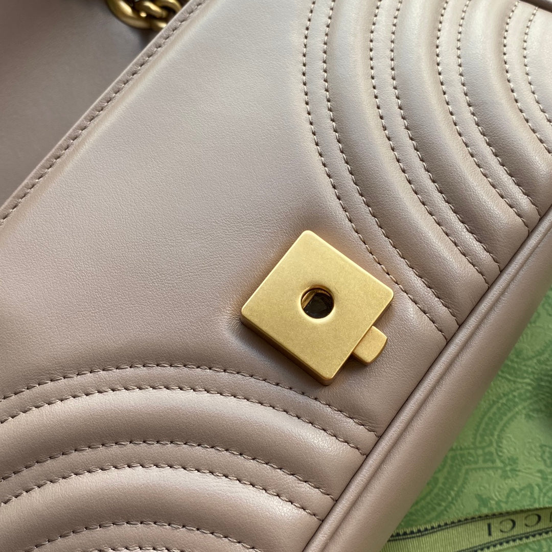 Pronta Entrega – Gucci Bolsa GG Marmont Matelassê Média