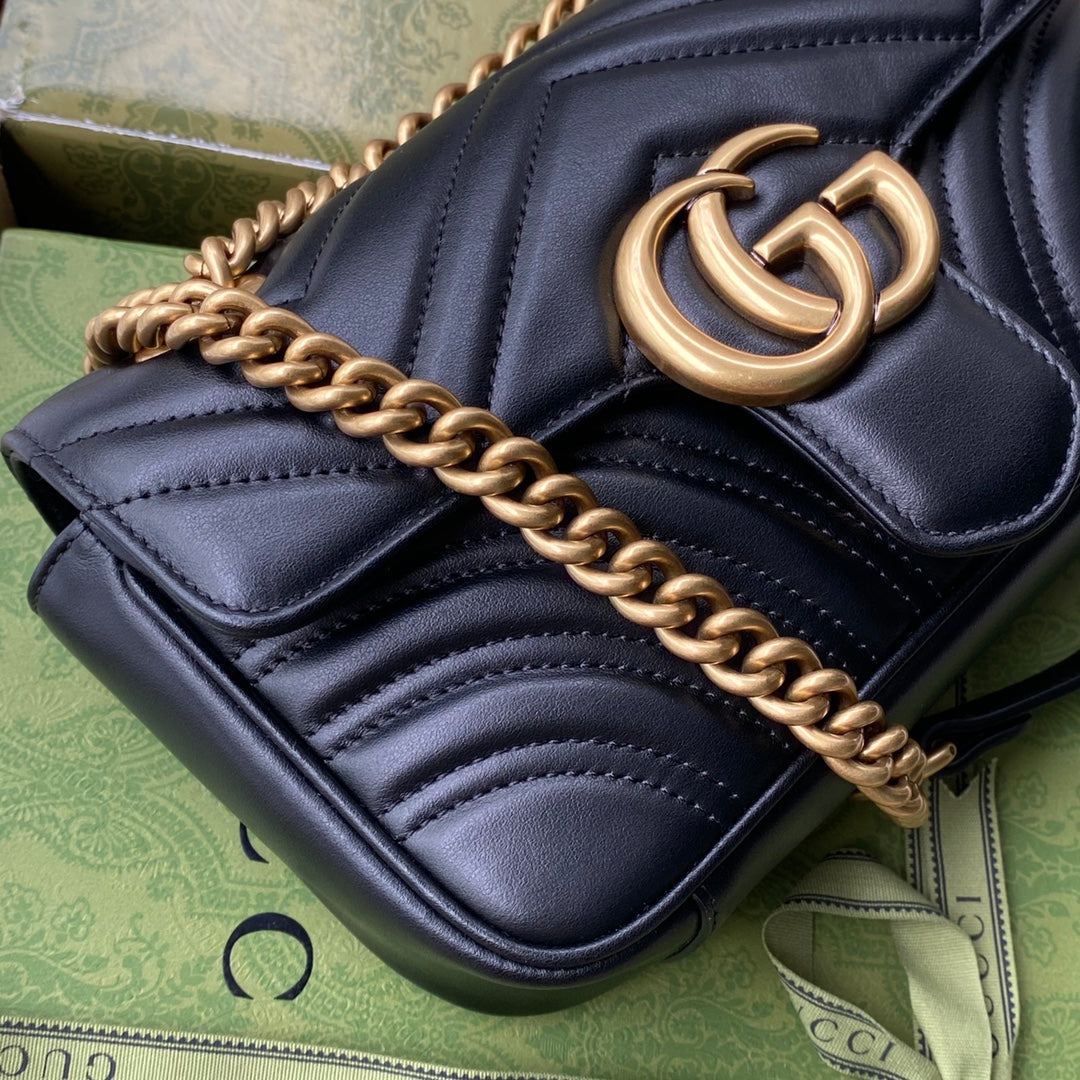 Pronta Entrega – Gucci Bolsa GG Marmont Matelassê Média