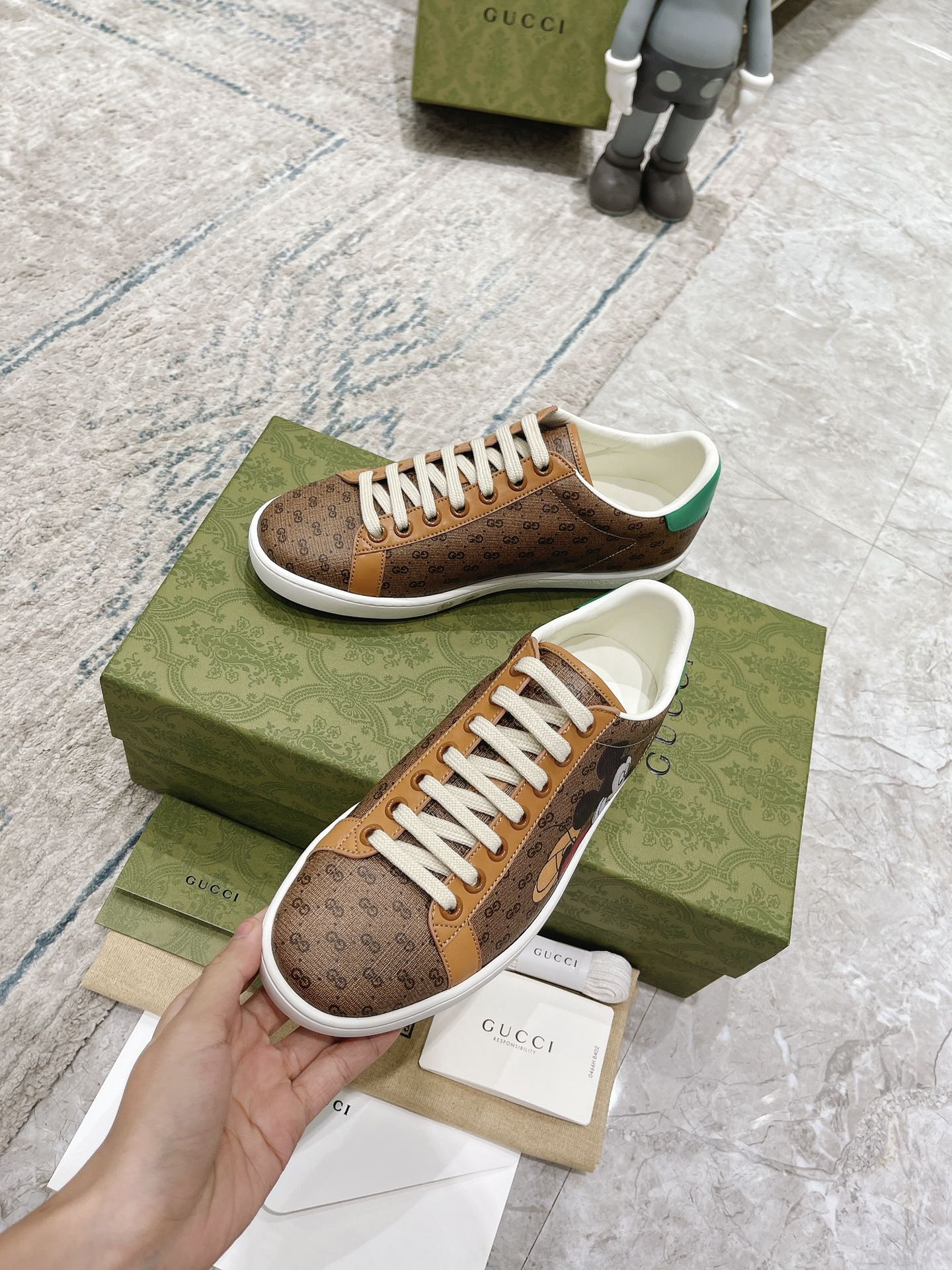 Pronta Entrega – Sneaker Modelo Gucci Mickey Mouse