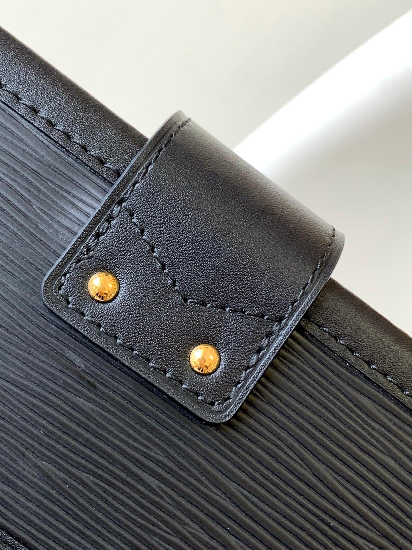 Pronta Entrega – Bolsa Louis Vuitton Petite Malle
