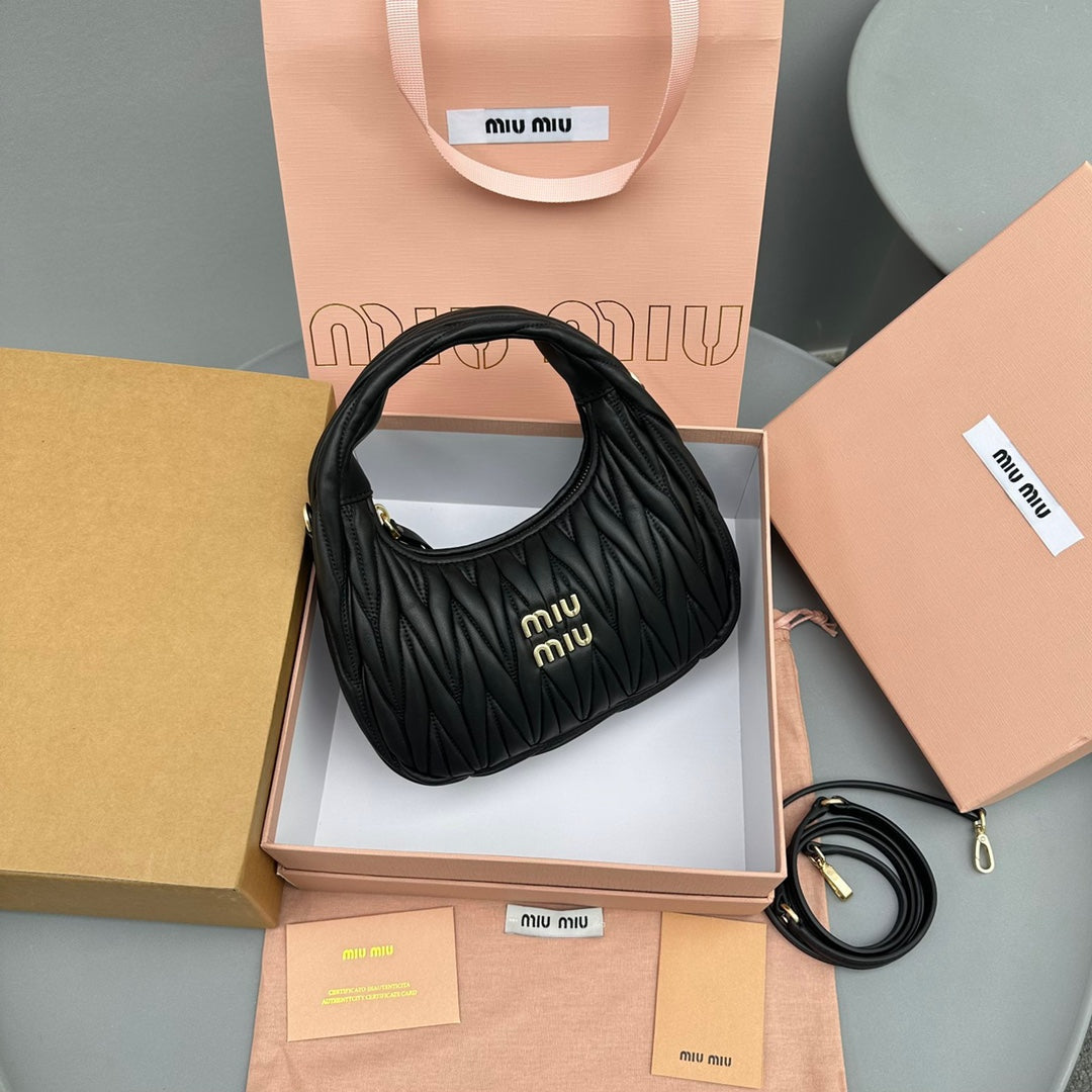 Pronta Entrega – Bolsa Miu Miu Hobo Wander Mini em Napa Matelassê