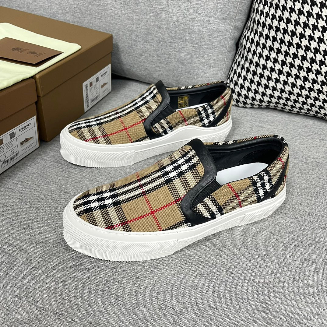 Pronta Entrega – Sneaker Modelo Burberry