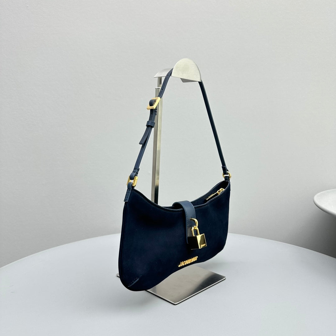 Pronta Entrega – Bolsa Modelo Jacquemus Le Bisou Cadenas de Camurça