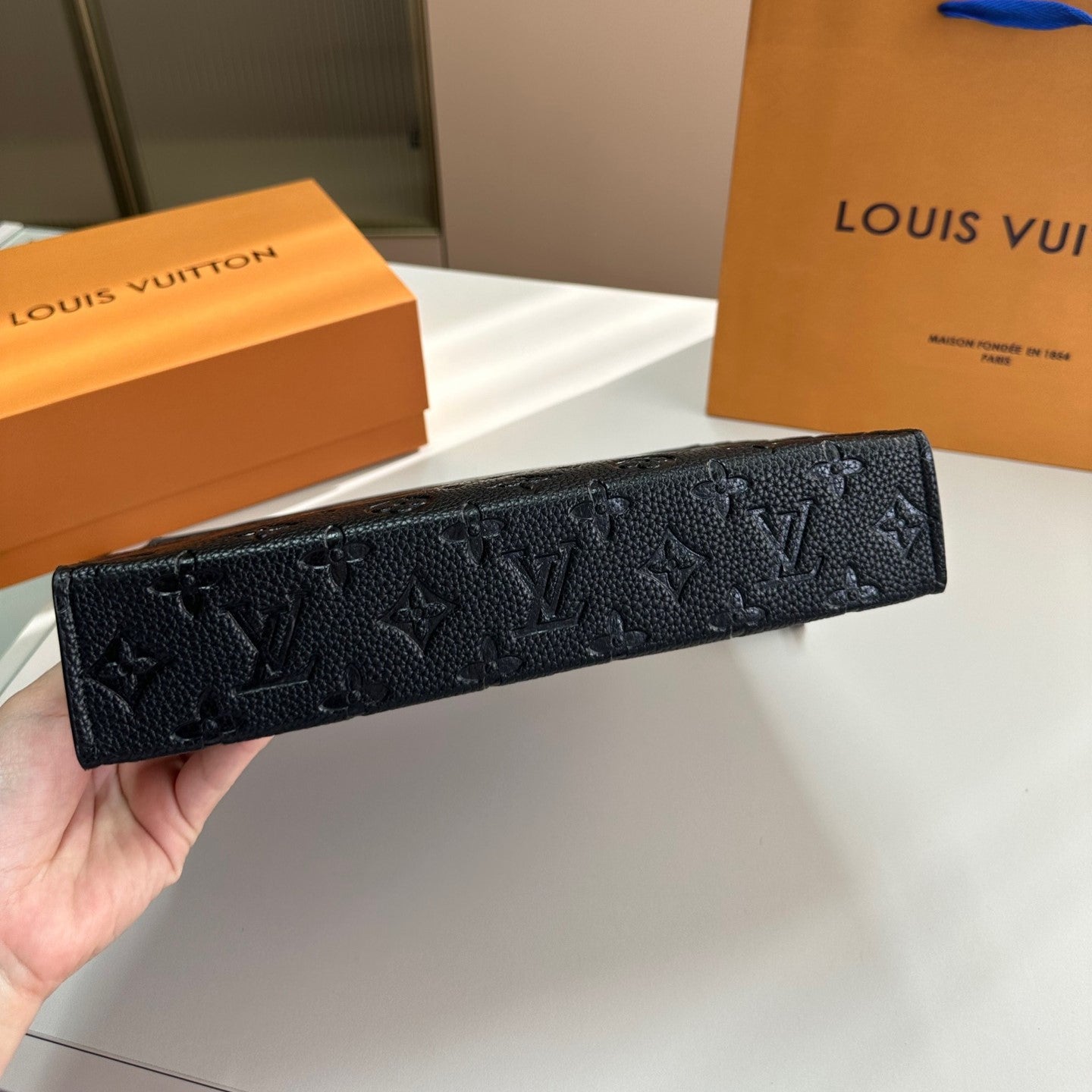 Pronta Entrega – Bolsa Modelo Loui Vuitton Pochette Jour