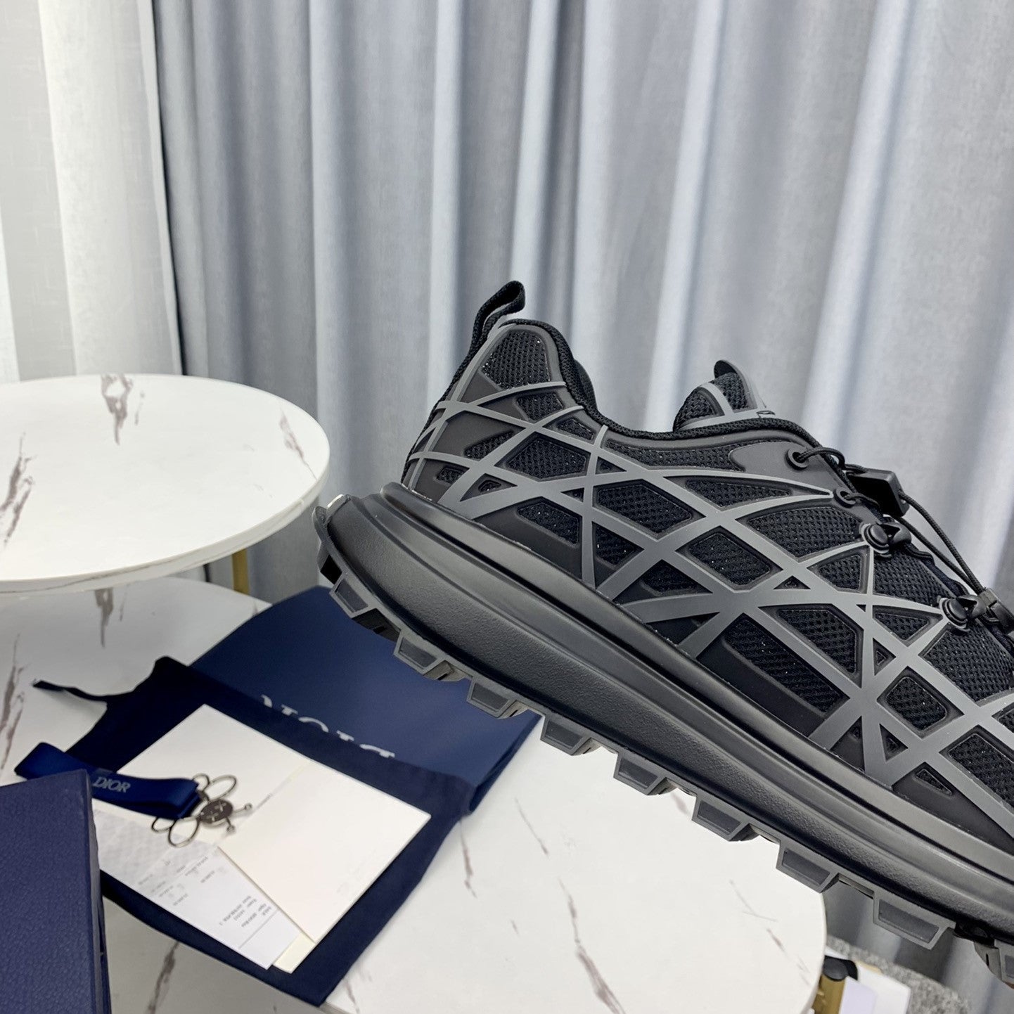 Pronta Entrega – Tênis Modelo Dior