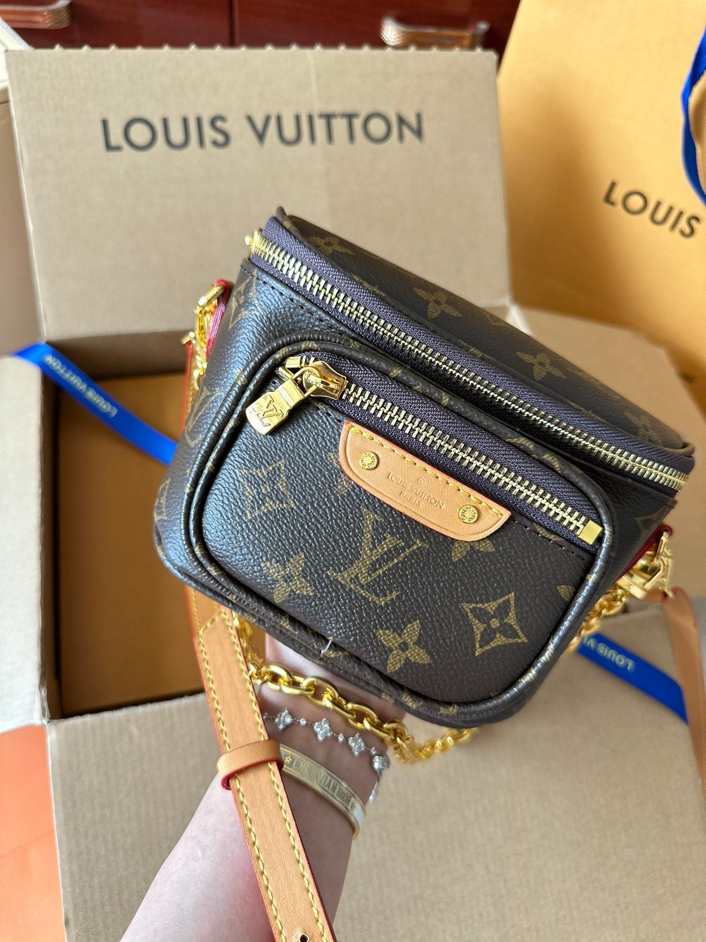 Pronta Entrega – Bolsa Modelo Loui Vuitton Mini Bumbag