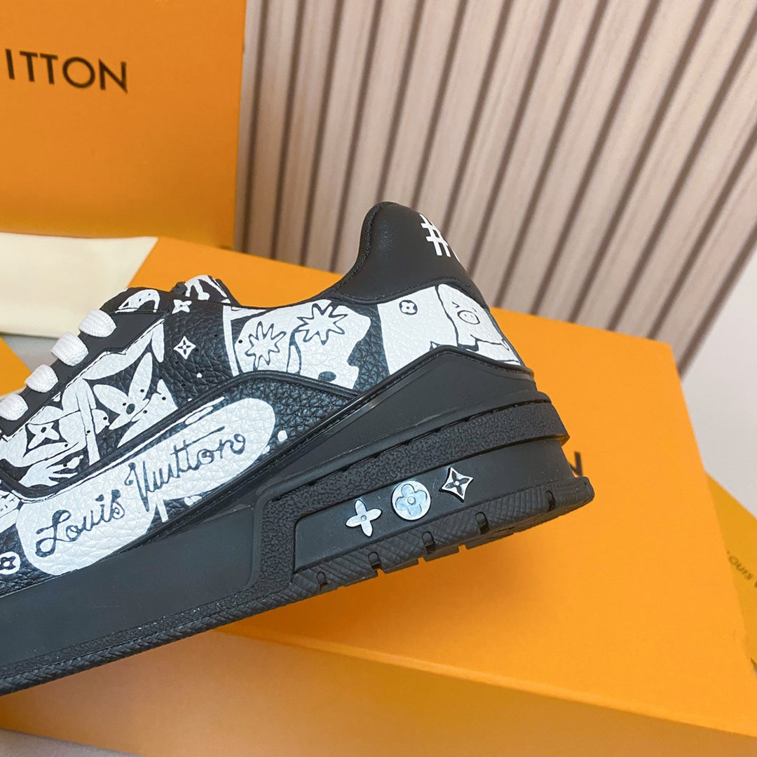 Pronta Entrega – Tênis Modelo LV Trainer Black & White