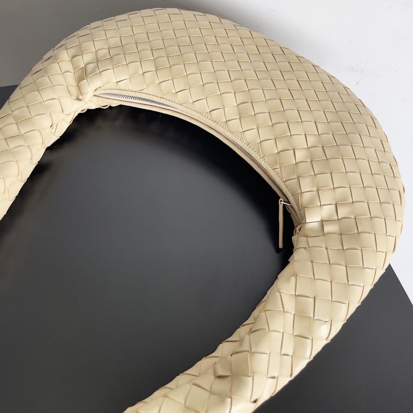 Pronta Entrega – Bolsa Modelo Bottega Buddy
