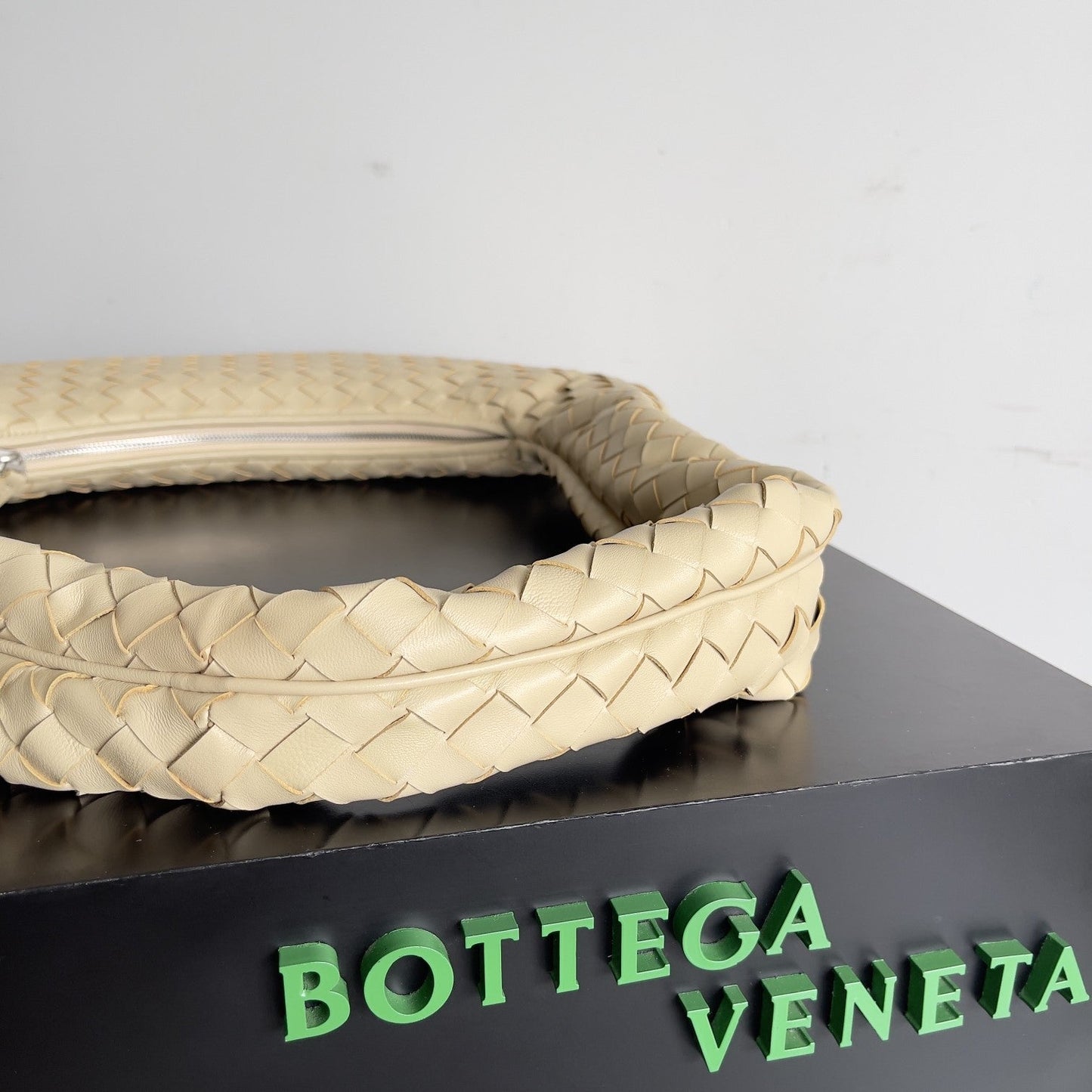 Pronta Entrega – Bolsa Modelo Bottega Buddy