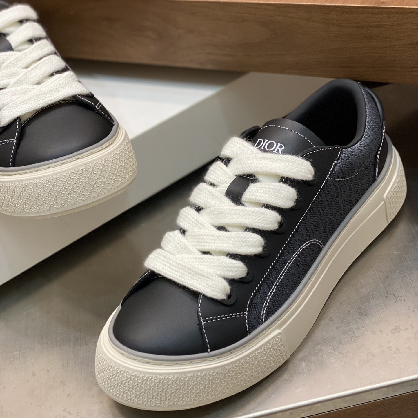Pronta Entrega – Tênis Modelo Dior