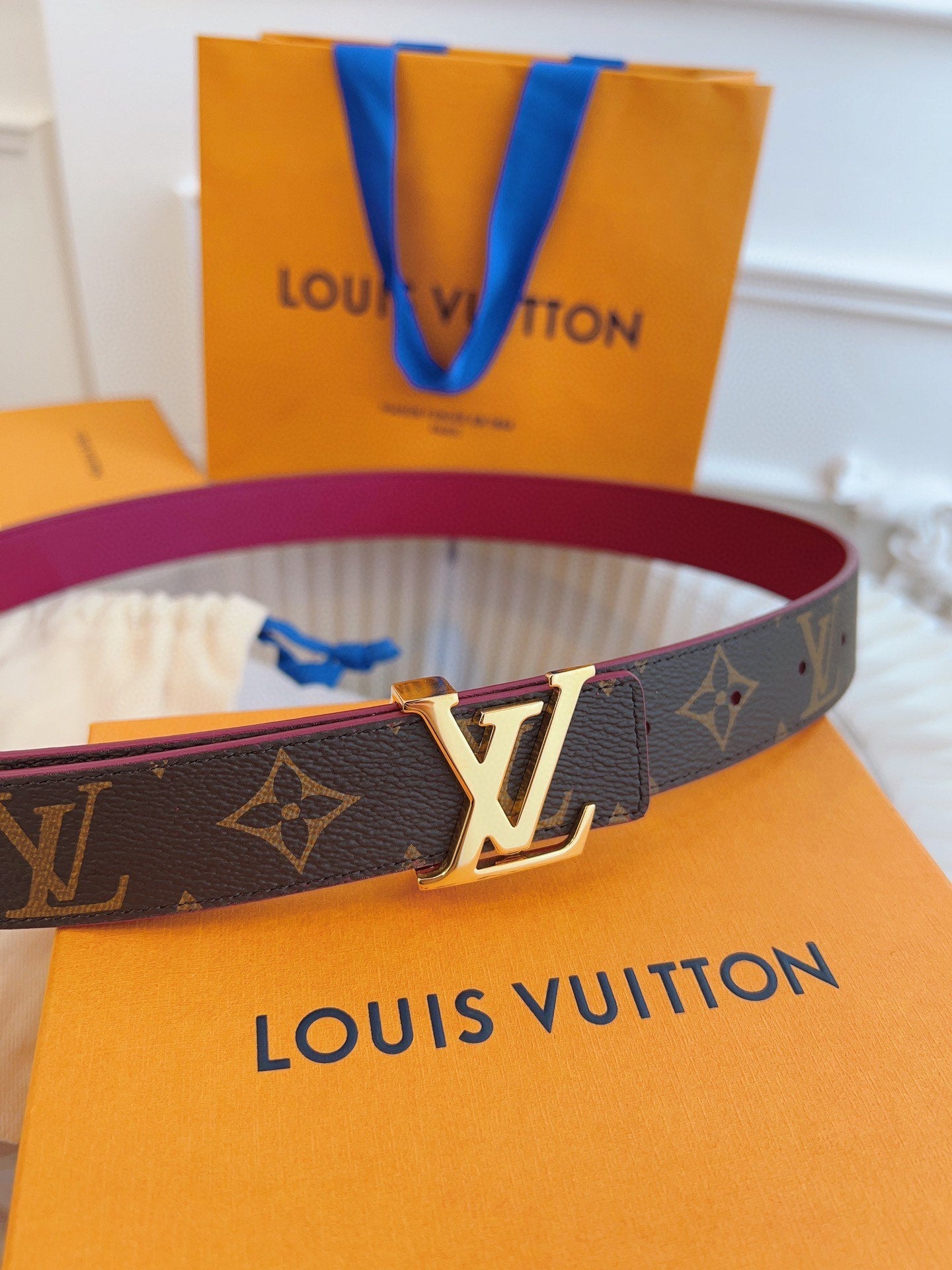 Pronta Entrega – Cinto Modelo Lоuіѕ Vuіttоn Reversível LV Initiales 30 mm