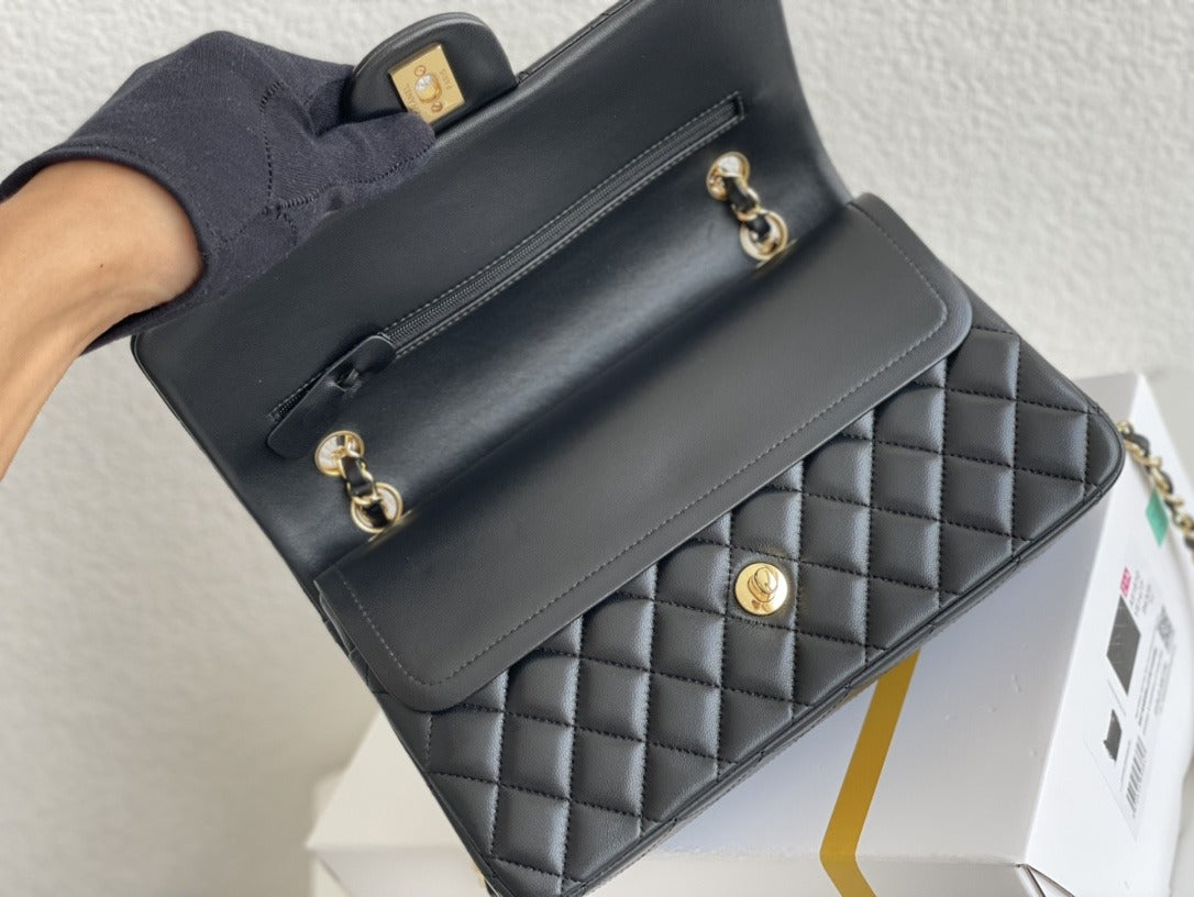 Pronta Entrega – Bolsa Jumbo Classic Double Flap Lambskin Chanel