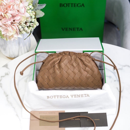 Pronta Entrega – Bolsa Modelo Mini Pouch Bottega Veneta