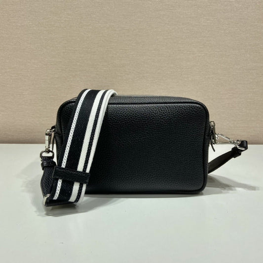 Pronta Entrega – Bolsa Modelo Prada em Couro com Alça de Ombro