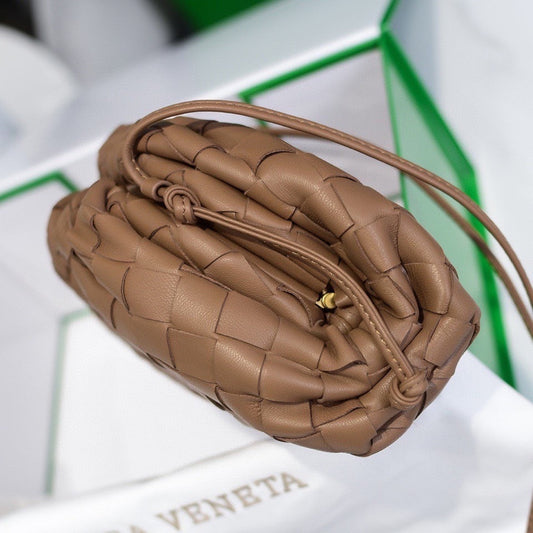 Pronta Entrega – Bolsa Modelo Mini Pouch Bottega Veneta