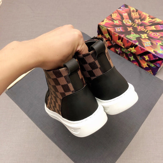 Pronta Entrega – Tênis Modelo LV