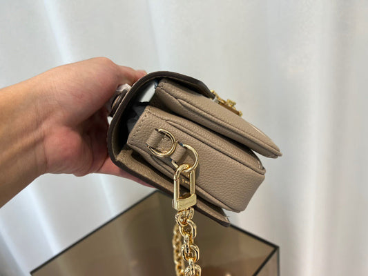 Pronta Entrega – Bolsa Modelo Louis Vuitton Pochette Métis East West