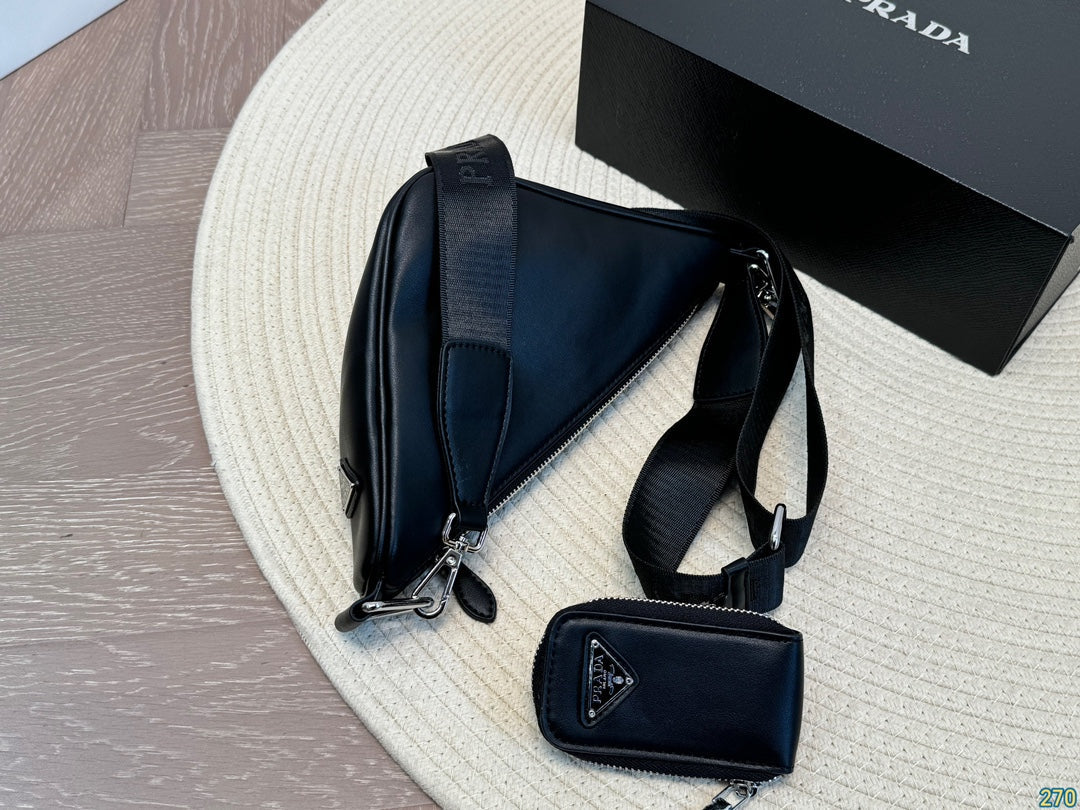 Pronta Entrega – Bolsa Modelo Prada Tiracolo com Placa de Logo