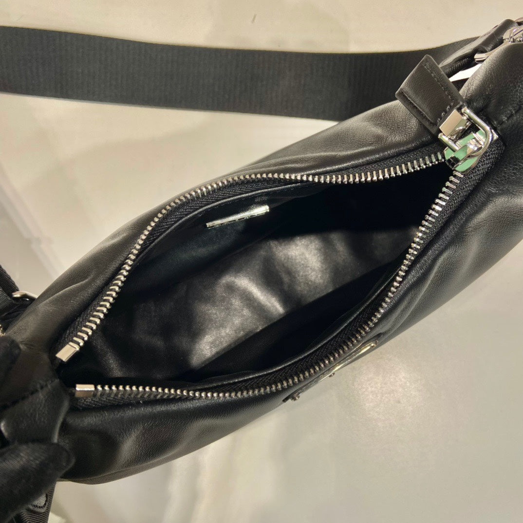 Pronta Entrega – Bolsa ombro Prada Re-Edition 2005 couro napa acolchoado