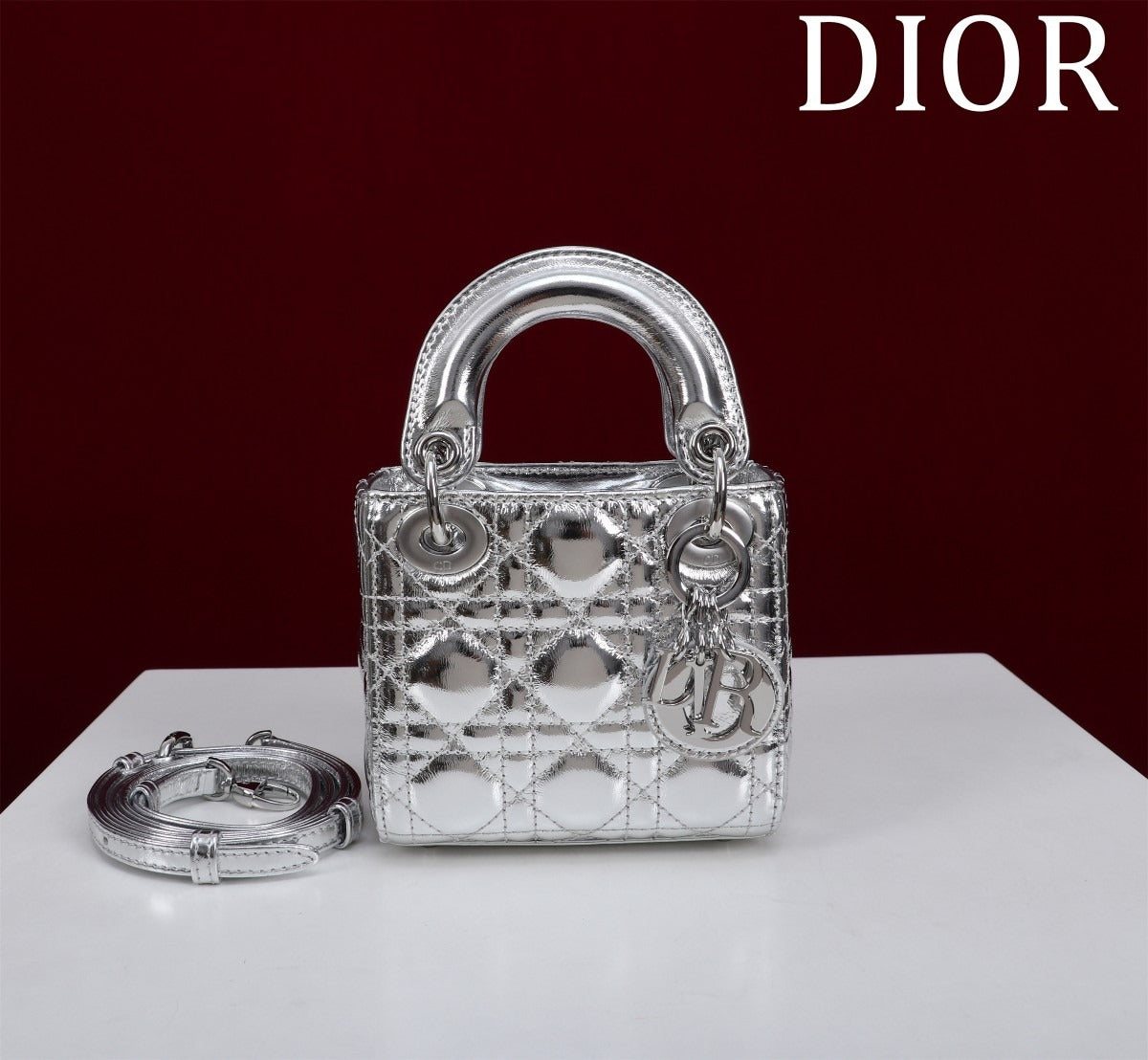 Pronta Entrega – Bolsa Lady Dior Míni Metálico Prata