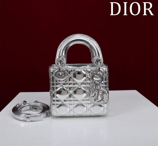 Pronta Entrega – Bolsa Lady Dior Míni Metálico Prata