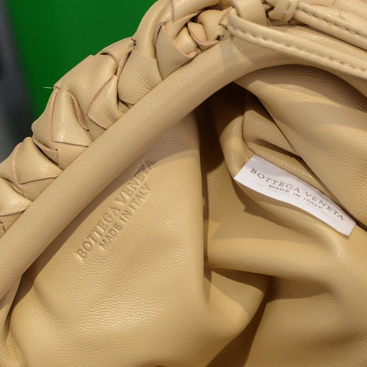 Pronta Entrega – Bolsa Modelo Mini Pouch Bottega Veneta