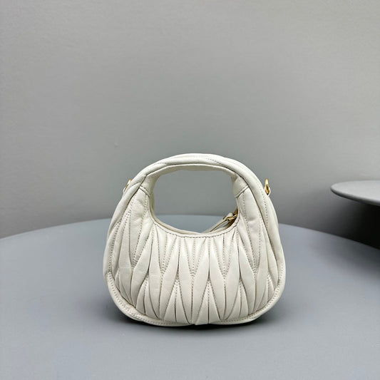 Pronta Entrega – Bolsa Miu Miu Hobo Wander Mini em Napa Matelassê