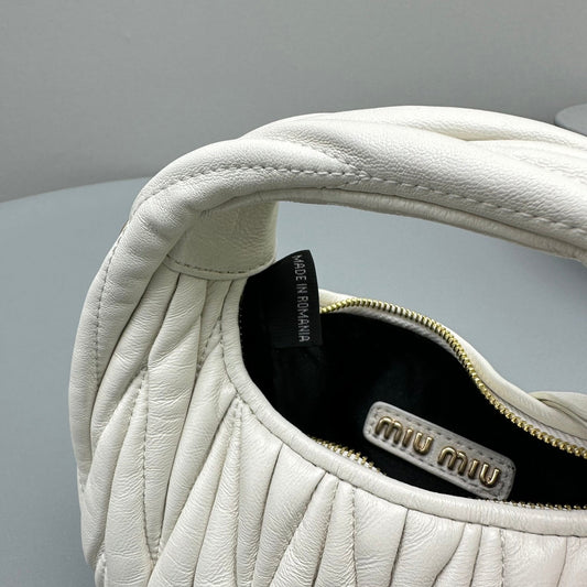 Pronta Entrega – Bolsa Miu Miu Hobo Wander Mini em Napa Matelassê