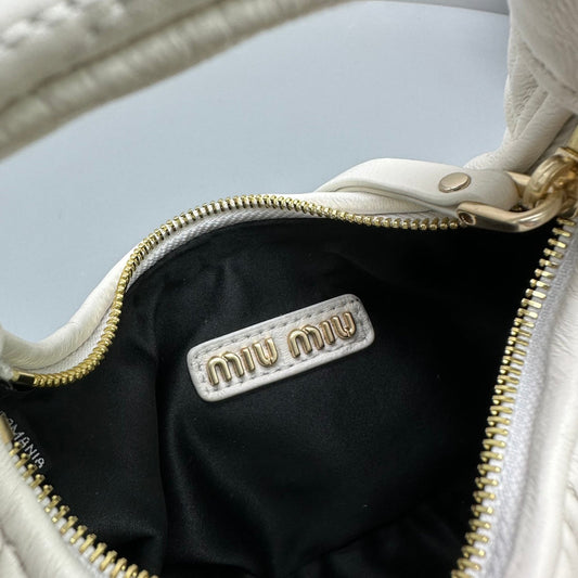 Pronta Entrega – Bolsa Miu Miu Hobo Wander Mini em Napa Matelassê