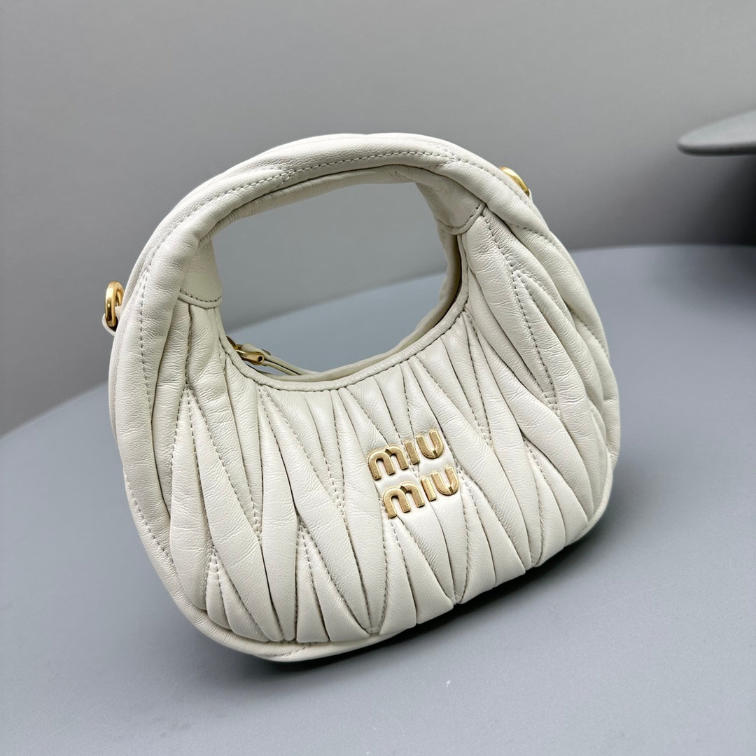 Pronta Entrega – Bolsa Miu Miu Hobo Wander Mini em Napa Matelassê
