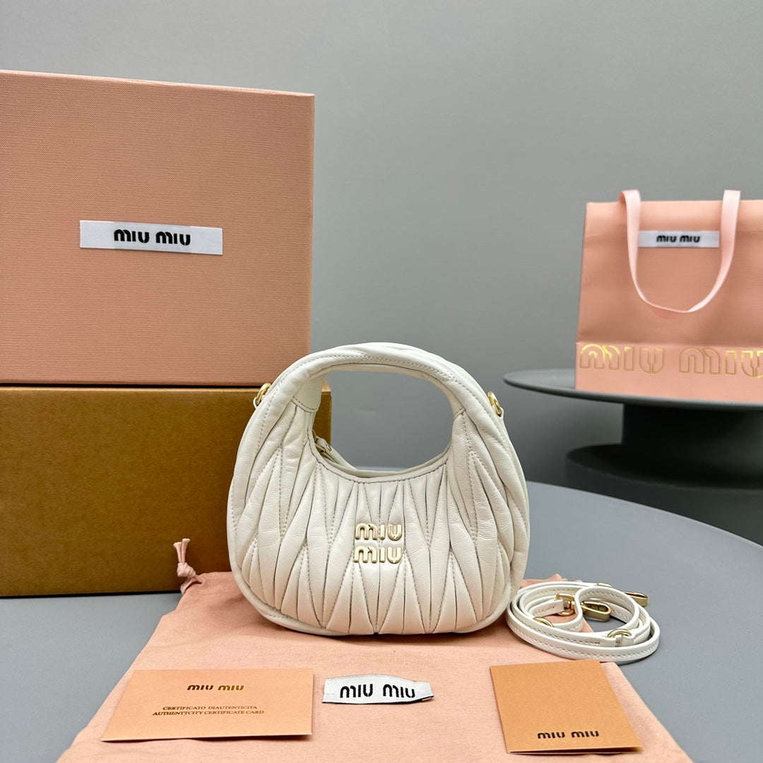 Pronta Entrega – Bolsa Miu Miu Hobo Wander Mini em Napa Matelassê