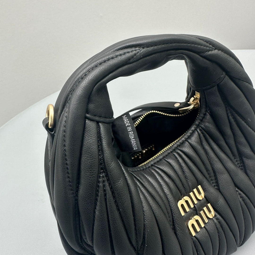 Pronta Entrega – Bolsa Miu Miu Hobo Wander Mini em Napa Matelassê