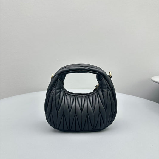 Pronta Entrega – Bolsa Miu Miu Hobo Wander Mini em Napa Matelassê