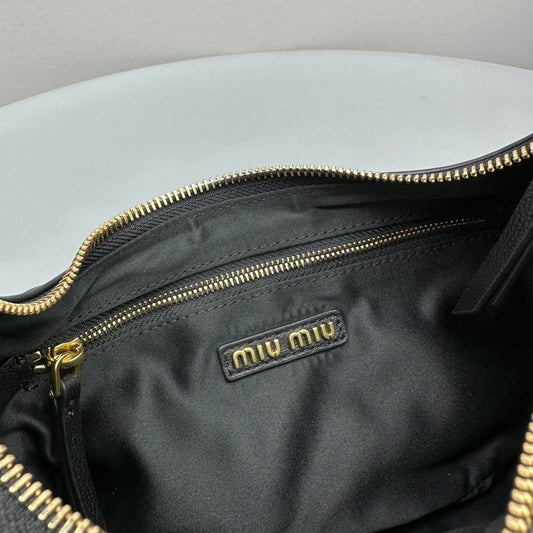 Pronta Entrega – Bolsa Miu Miu Pocket em Couro Napa