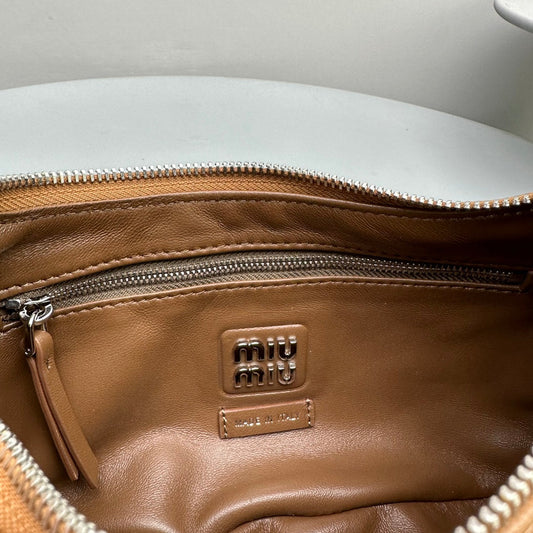 Pronta Entrega – Bolsa Miu Miu Pocket em Couro Napa