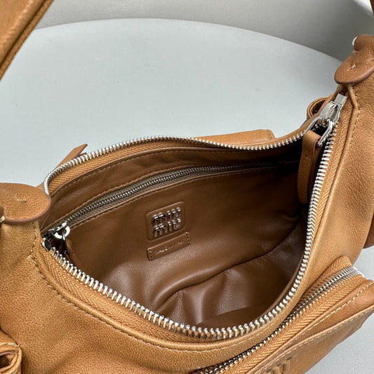 Pronta Entrega – Bolsa Miu Miu Pocket em Couro Napa